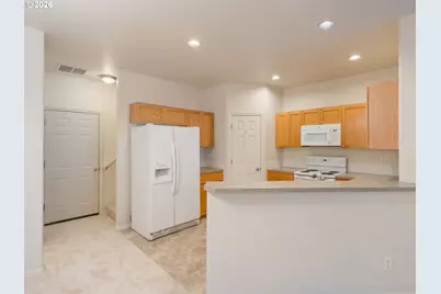 2419 NW Roseburg Ter, Beaverton, OR 97006 - Photo 9