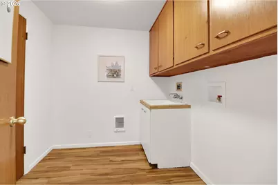 90774 Alvadore Rd, Junction City, OR 97448 - Photo 17