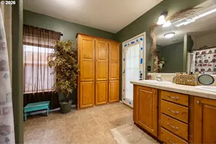 550 S State St, Sutherlin, OR 97479 - Photo 25