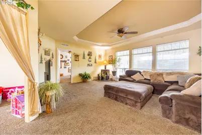 550 S State St #70, Sutherlin, OR 97479 - Photo 3