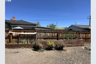 311 NW Bridge St, John Day, OR 97845 - Photo 19