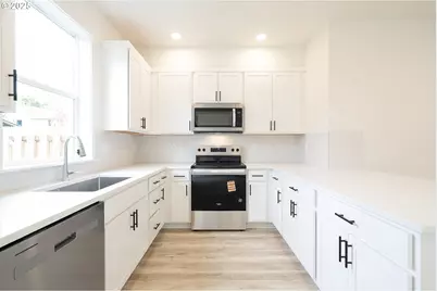 14720 SE Powell Blvd, Portland, OR 97236 - Photo 7