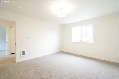 14720 SE Powell Blvd, Portland, OR 97236 - Photo 9