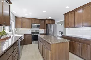 20122 NE Interlachen Ln, Fairview, OR 97024 - Photo 7