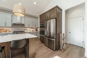 800 E 37th St, Vancouver, WA 98663 - Photo 13