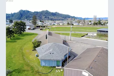 566 Greenwood Ave, Reedsport, OR 97467 - Photo 7