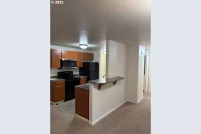 319 SE 162nd Ave #319, Portland, OR 97233 - Photo 9
