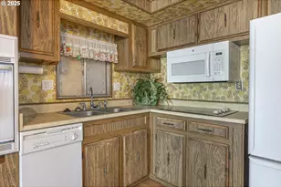 2150 Laura St, Springfield, OR 97477 - Photo 11