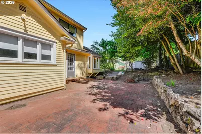 8936 SW 8th Ave, Portland, OR 97219 - Photo 31
