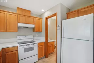 19326 Silverfox Pkwy, Oregon City, OR 97045 - Photo 11