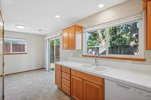 19326 Silverfox Pkwy, Oregon City, OR 97045 - Photo 13