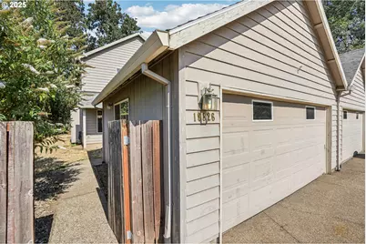 19326 Silverfox Pkwy, Oregon City, OR 97045 - Photo 3