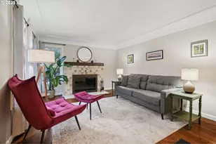 3286 NE Holman St, Portland, OR 97211 - Photo 5