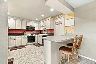 283 Country Club Rd, Eugene, OR 97401 - Photo 7