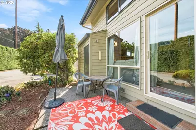 283 Country Club Rd, Eugene, OR 97401 - Photo 23