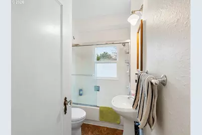 1310 NE 70th Ave, Portland, OR 97213 - Photo 17