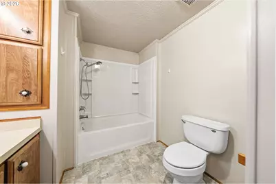 199 NW Cordelia Ct, Roseburg, OR 97471 - Photo 21
