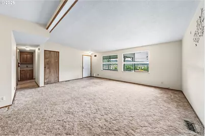 199 NW Cordelia Ct, Roseburg, OR 97471 - Photo 9