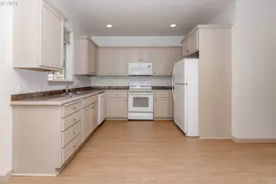 5529 King Arthur Ct, Eugene, OR 97402 - Photo 11