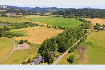 397 Reedsford Rd, Myrtle Point, OR 97458 - Photo 5