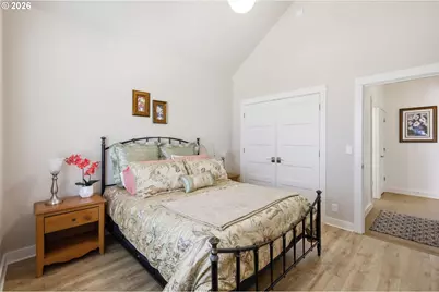 3921 Heather Grove Ln, Eugene, OR 97408 - Photo 17