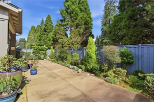 3921 Heather Grv Ln, Eugene, OR 97408 - Photo 23