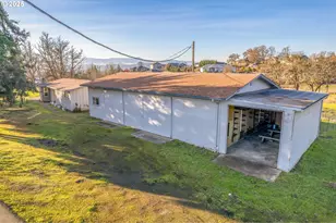 240 Blands Ln, Roseburg, OR 97471 - Photo 21