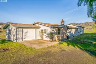 240 Blands Ln, Roseburg, OR 97471 - Photo 19