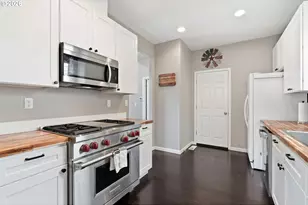 3690 SE Starling Pl, Hillsboro, OR 97123 - Photo 9