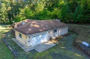 140 Golden Dr, Scottsburg, OR 97473 - Photo 3