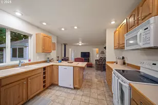 140 Golden Dr, Scottsburg, OR 97473 - Photo 25
