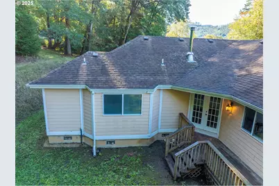 140 Golden Dr, Scottsburg, OR 97473 - Photo 7