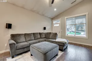 816 NE 11th Ct, Battle Ground, WA 98604 - Photo 9