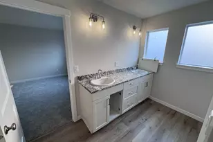 366 SE Shetterly Dr, Dallas, OR 97338 - Photo 3