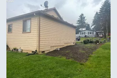 408 SW Oak St, Willamina, OR 97396 - Photo 7