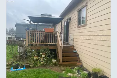 408 SW Oak St, Willamina, OR 97396 - Photo 5