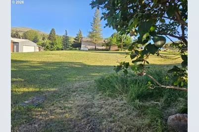 445 7th St, Fossil, OR 97830 - Photo 3