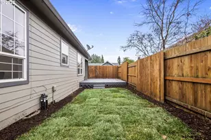 240 Norway St, Silverton, OR 97381 - Photo 21