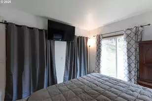 9224 SW 26th Ave, Portland, OR 97219 - Photo 17