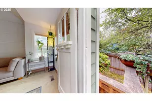 9224 SW 26th Ave, Portland, OR 97219 - Photo 5