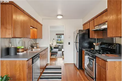 1005 NE Emerson St, Portland, OR 97211 - Photo 13