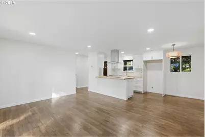 18640 SE Yamhill Cir, Portland, OR 97233 - Photo 9