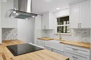 18640 SE Yamhill Cir, Portland, OR 97233 - Photo 11