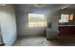 340 SE 3rd St, Toledo, OR 97391 - Photo 7