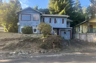 340 SE 3rd St, Toledo, OR 97391 - Photo 1
