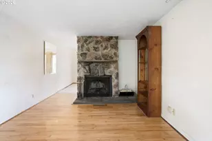 616 S 71st St, Springfield, OR 97478 - Photo 5