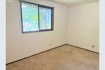 616 S 71st St, Springfield, OR 97478 - Photo 9