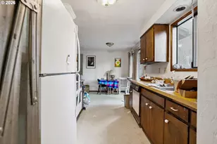 616 S 71st St, Springfield, OR 97478 - Photo 13