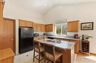 4619 SE Powell Butte Pkwy, Portland, OR 97236 - Photo 15
