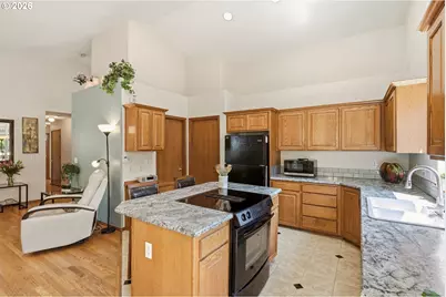 4619 SE Powell Butte Pkwy, Portland, OR 97236 - Photo 13